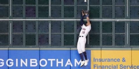 【MLB】球場内に乾いた音、よく見ると…ア・リーグ優勝決定シリーズで“疑惑の判定”