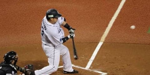 西武・山川、反撃のソロ！　天井直撃ファウル→バックスクリーン左へ