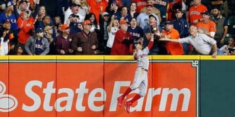 【MLB】アルトゥーベの“幻の一発”、米記者は判定を続々批判「酷い」「不快」「説明を」