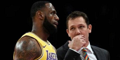 明日開幕戦を迎える新生レイカーズ、指揮官はレブロンの出場時間について言及