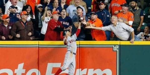 【MLB】超美技で幕切れ、Rソックスが激戦制してWS進出王手　アストロズは“幻の一発”に泣く