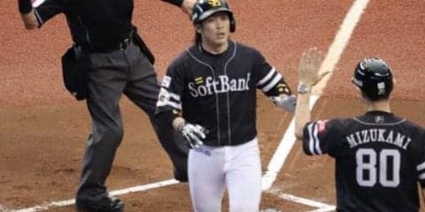 ホークス、甲斐の2ランで2回に追加点　初回には柳田弾、2発で4点リード