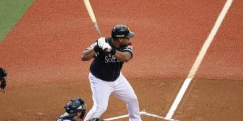 ソフトバンクが7回に4点奪って6点リード　西武投手陣の4四球から大量点