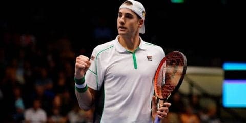 錦織と最終戦出場を争うイズナーが2回戦進出。メディカルタイムアウトをとる場面も[ATP500 ウィーン]