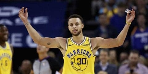 第3クォーターまでに3ポイントシュート11本成功、カリーが51得点の大爆発