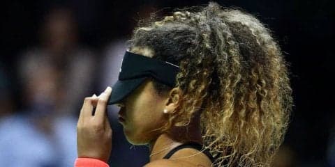 【速報】大坂なおみ 涙のグループステージ敗退。足の痛みで途中棄権[BNP パリバ WTAファイナルズ・シンガポール]