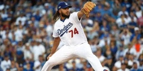 【MLB】ド軍守護神ジャンセンの貴重な捕手時代映像　膝つき二塁送球に解説「ロケット」