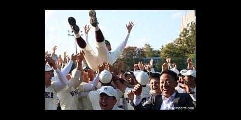 笑顔咲いた表彰式。大会MVPに森田主将、ベストナインに永井、久郷が輝く！