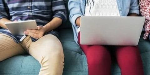 そんなイスの座り方をしててはいけない！！