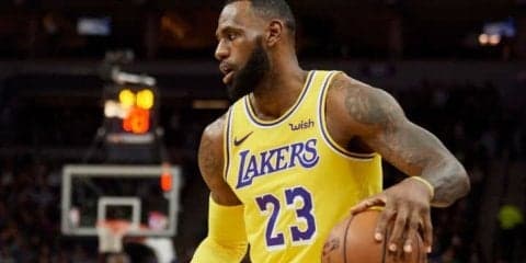 敵地でウルブズに敗れたレイカーズ、レブロンはついに苦言「もっと良いプレーを」