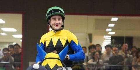 【東京6R/2歳新馬】ルメール「凄く乗りやすかった」カヌメラビーチがデビュー勝ち