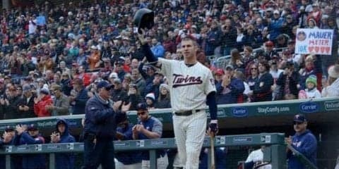 【MLB】イチローと.350超の首位打者争い　引退のマウアーは21世紀を代表する名捕手