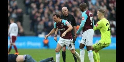 名門クラブの救世主だった富豪は、なぜ「サポーターの敵」になったのか？