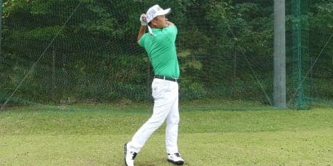 小田孔明「ヘッドを上からしっかり入れる必要がある」　5割の力でも的確にダウンブロー