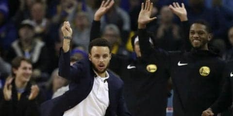 左足を負傷し欠場が続くステフィン・カリー、当初の予想よりも長引く可能性