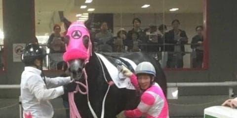 土曜東京4Ｒ新馬はケイアイターコイズが叩き合いを制してクビ差勝ち
