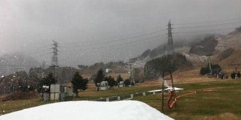 苗場スキー場、12/8に冬季営業オープン…人工造雪機による雪撒き作業開始