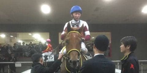 土曜東京６Ｒ新馬はオーヴァルエースが９馬身差の圧勝