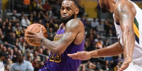 レブロンが攻守に違いを生み、レイカーズがジャズとのハイレベルな守り合いを制す