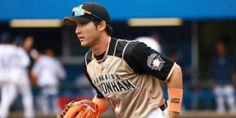 「可愛すぎ！」ハム清宮が先輩・斎藤佑の膝上に腰掛ける写真に大反響