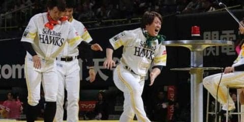 “甲斐キャノン”が苦悶の表情　ファンフェスで足つぼマットに悶絶