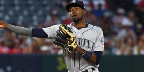 内野手の“鬼肩”が満載…MLBインスタ公開の美技集は「一日中観ていられる」