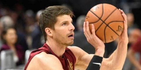 チーム解体のキャバリアーズ、立て直しを図るジャズにカイル・コーバーをトレード