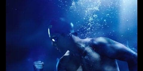 FINA承認の競泳用トップモデル水着「アルティメット・アクアフォース」発売…デサント