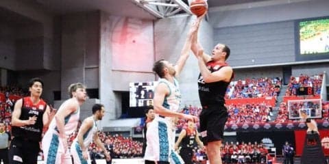 大黒柱ファジーカスが41得点15リバウンド、日本代表がトラブルを乗り越え6連勝