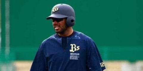 三遊間最深部から反転ジャンプで…元オリ育成選手の“鬼肩”に「ジーターなのか」