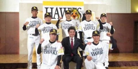 鷹ルーキーの背番号が決定　ドラ1甲斐野は「20」、ドラ3野村は「55」に
