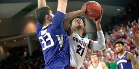 仲間から託された決勝ジャンプシュートを決めた八村塁、ゴンザガ大は開幕9連勝！