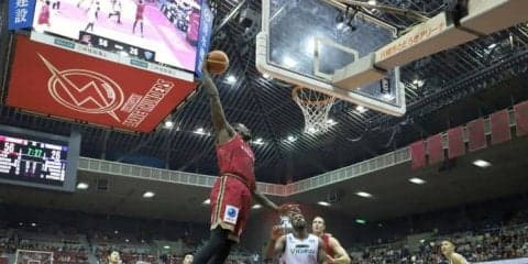 序盤から大差を付けた川崎ブレイブサンダース、横浜との神奈川ダービーを圧勝