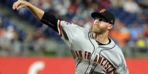 阪神の新助っ人ジョンソンが決意　美人妻との2ショットとともに「Go Tigers！」