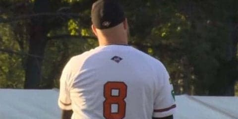 珍客乱入で試合開始遅延…原因はまさかの「馬」！　DeNA今永らハプニングに遭遇