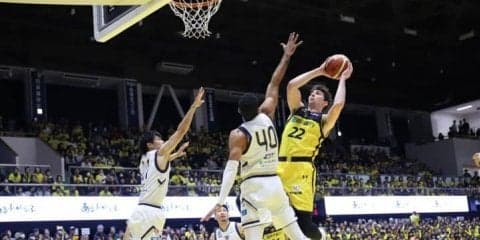 栃木ブレックス、ゴール下の肉弾戦を制し再延長で敗れた前日の雪辱を果たす