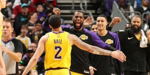 マジック＆ジャバー以来初、レブロン＆ロンゾが同一試合でトリプル・ダブルを達成