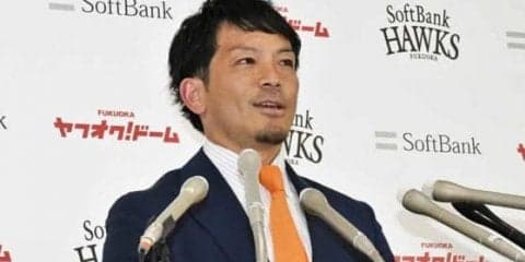 鷹・松田宣、異例の背番号“復帰”を決めたワケ「ここからもう1度やってやる」