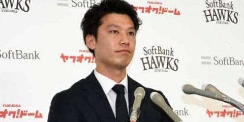 鷹・岩嵜は3500万円ダウン　右肘故障でわずか2試合登板「苦しい1年だった」