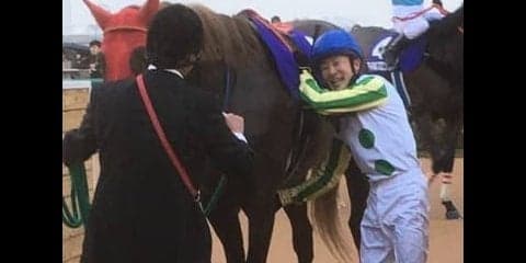 土曜中山のＪ・ＧⅠ中山大障害は石神騎乗のニホンピロバロンがハナ差の接戦を制す