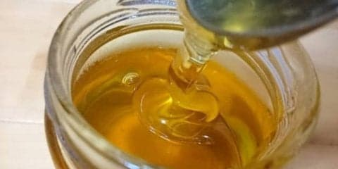 はちみつが喉にいいと言われるワケは？