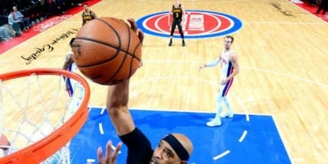 来月42歳のビンス・カーターがシーズンハイの18得点、ホークスは初の3連勝