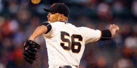 ヤクルトが右腕のマクガフ＆スアレスを獲得…25日発表、各球団の人事と背番号は？