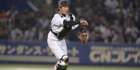 引退したいぶし銀のロッテ捕手　「1番思い出に残る」投手8人リードした開幕戦