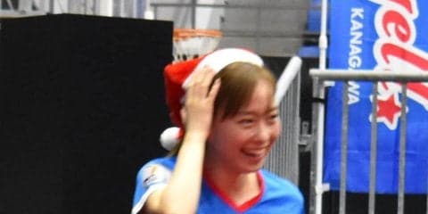 【卓球】キュートすぎ…KA神奈川の石川、浜本、森薗らがサンタの仮装で登場