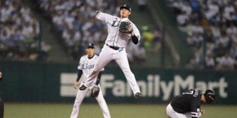 浅村の驚異のジャンプスロー　カメラマン選出、今年のベストショット【プロ編】