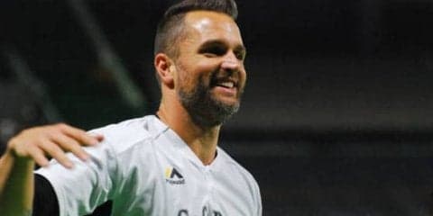 鷹サファテ、摂津の引退を惜しむ「チームメートでいられて嬉しかった」