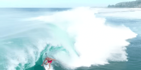 【空撮サーフィン】11×ワールドチャンピオン、ケリー・スレーターとウィゴリー・ダンタス最新映像