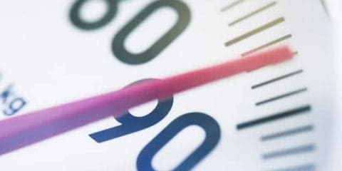 ダイエット雑学クイズ　脂肪を1キロ落とすと、体重は何キロ落ちるでしょう？