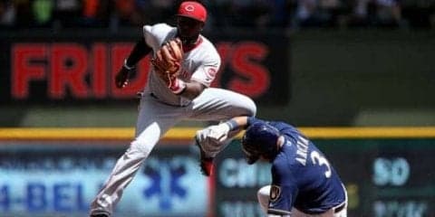 【MLB】見よ、これぞ併殺美！　記憶に残る超絶技にファン悶絶「あぁ、だから野球が好き」